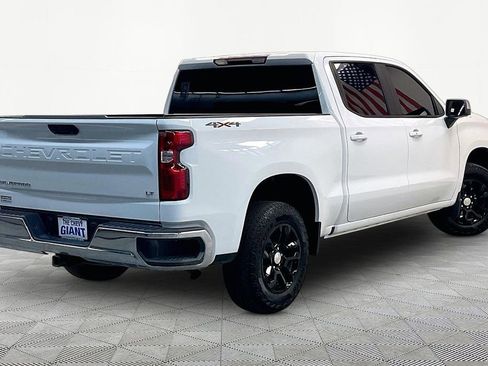 Used 2024 Chevrolet Silverado 1500 LT AWD/4WD image 7