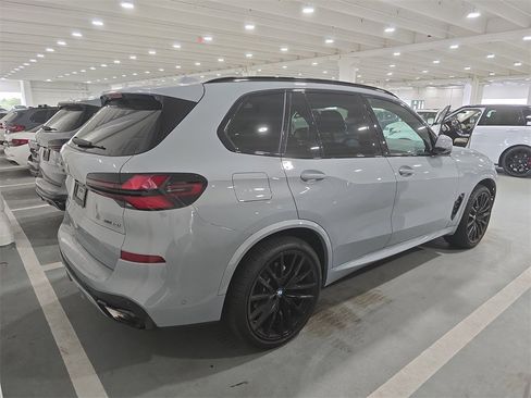 Used 2025 BMW X5 sDrive40i w/ M Sport Package image 4