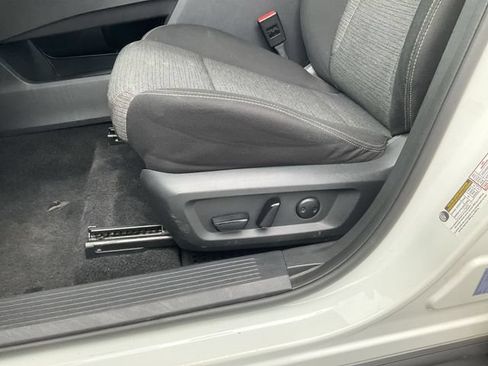 Used 2023 Nissan Rogue SV AWD/4WD image 27