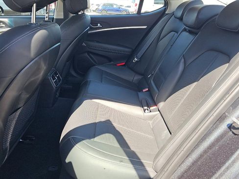 Used 2020 Genesis G70 2.0T RWD image 7
