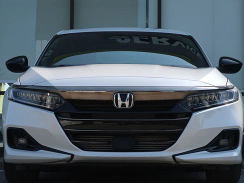 Used 2022 Honda Accord Sport image 3