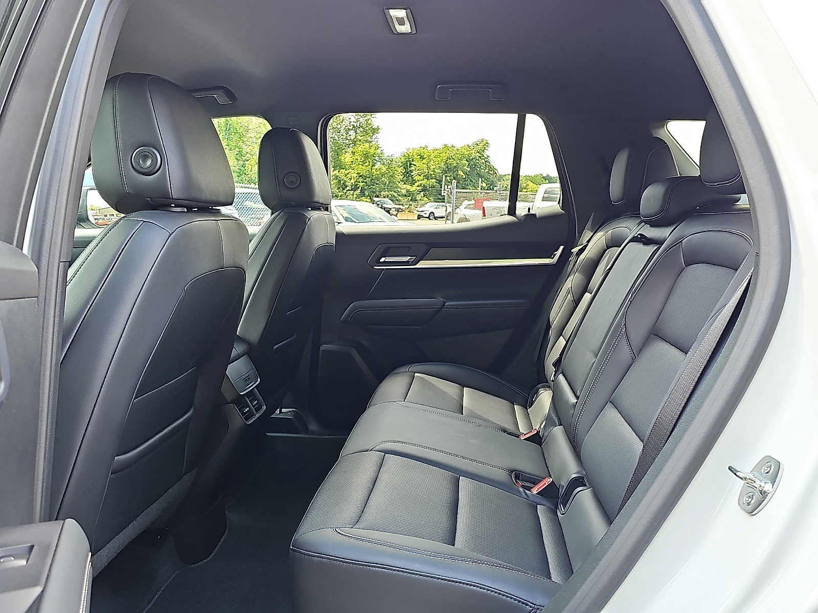 Used 2026 GMC Terrain Elevation w/ Elevation Premium Package AWD/4WD image 10
