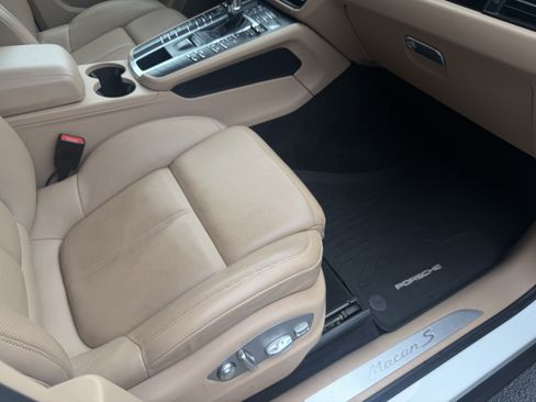Used 2019 Porsche Macan S AWD/4WD image 20