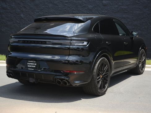 Certified 2025 Porsche Cayenne GTS AWD/4WD image 7