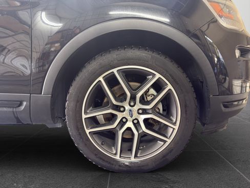 Used 2019 Ford Explorer Sport w/ Equipment Group 401A AWD/4WD image 26