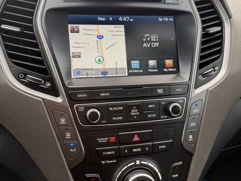 Used 2017 Hyundai Santa Fe Limited FWD image 9