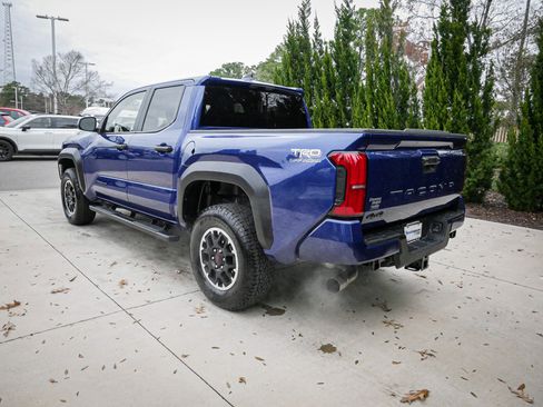 Used 2025 Toyota Tacoma TRD Off-Road image 8