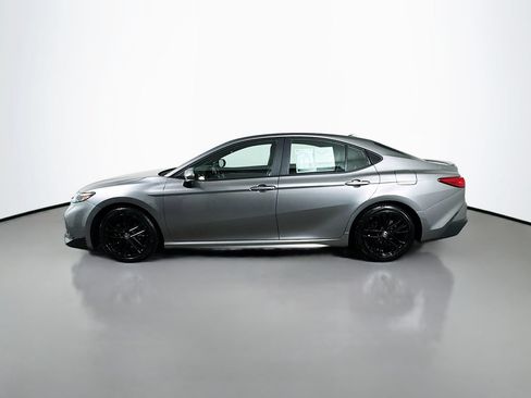 Used 2025 Toyota Camry SE FWD image 5