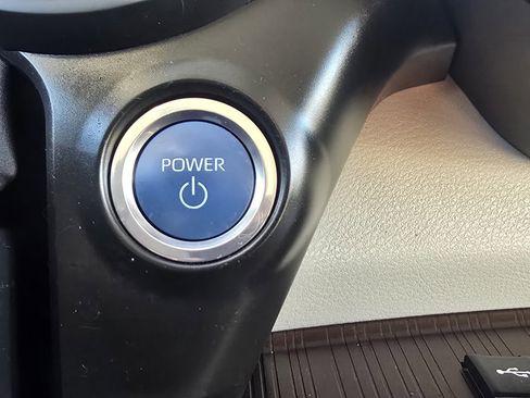 Used 2024 Toyota Sienna LE image 26