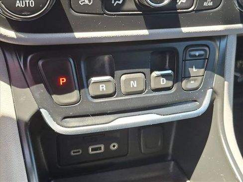 Used 2021 GMC Terrain SLT w/ Infotainment Package II FWD image 12