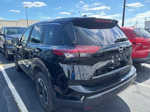 Used 2025 Nissan Rogue SV AWD/4WD image 4