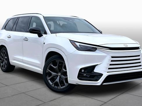 New 2026 Lexus TX 500h AWD image 3