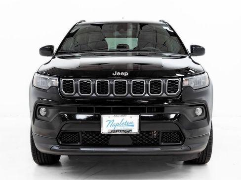 Used 2024 Jeep Compass Latitude AWD/4WD image 6