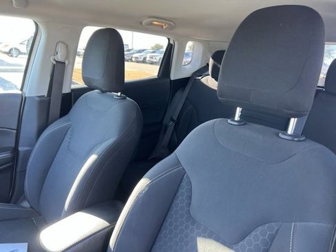 Used 2017 Jeep Compass Sport w/ Cold Weather Group image 9