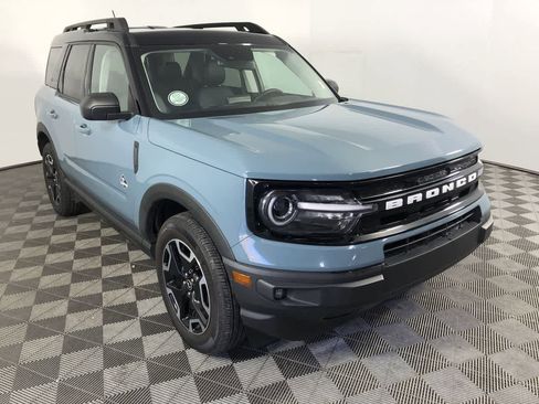 Used 2022 Ford Bronco Sport Outer Banks w/ Tech Package image 2