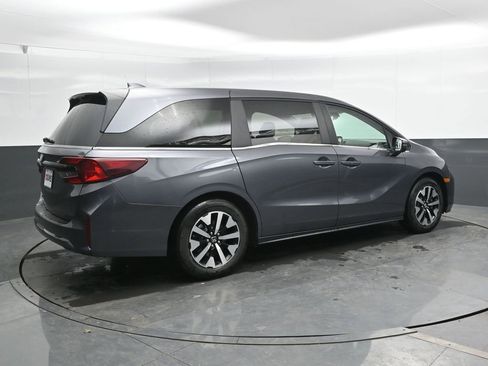 Used 2025 Honda Odyssey EX-L image 2