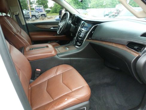 Used 2016 Cadillac Escalade Premium AWD/4WD image 46