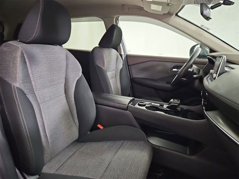 Used 2021 Nissan Rogue SV image 21