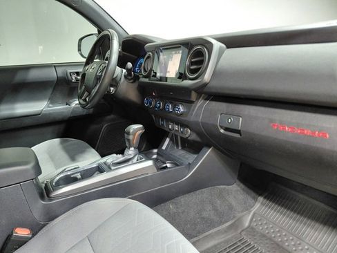 Used 2019 Toyota Tacoma TRD Off-Road image 26