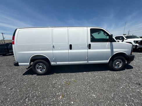 New 2026 GMC Savana 2500 w/ Driver Convenience Package RWD image 22