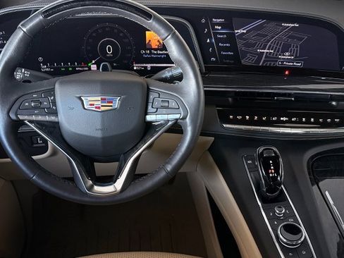 Used 2024 Cadillac Escalade ESV Premium Luxury image 11