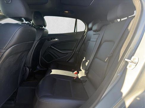 Used 2018 Mercedes-Benz GLA 250 image 16