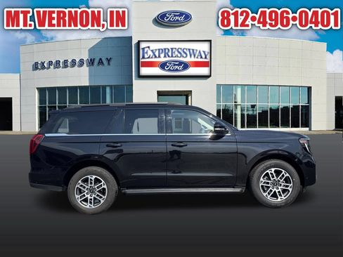 Used 2025 Ford Expedition Active AWD/4WD image 4