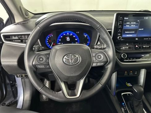 Used 2022 Toyota Corolla Cross XLE image 13