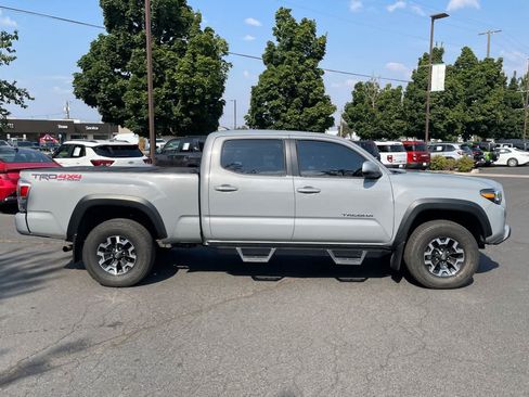 Used 2021 Toyota Tacoma TRD Off-Road w/ TRD Premium Off Road Package AWD/4WD image 6