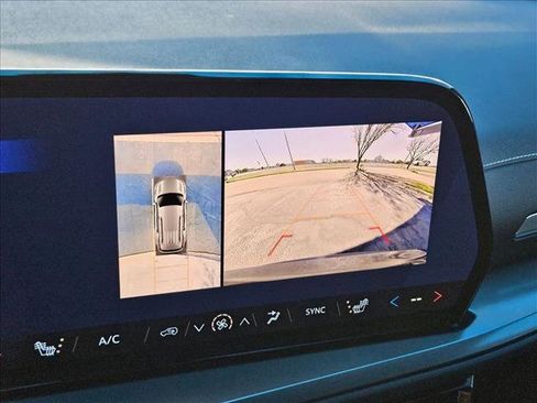 New 2026 Chevrolet Traverse LT w/ Sun and Wheel Package image 13