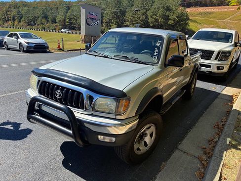Used 2003 Toyota Tacoma PreRunner image 2
