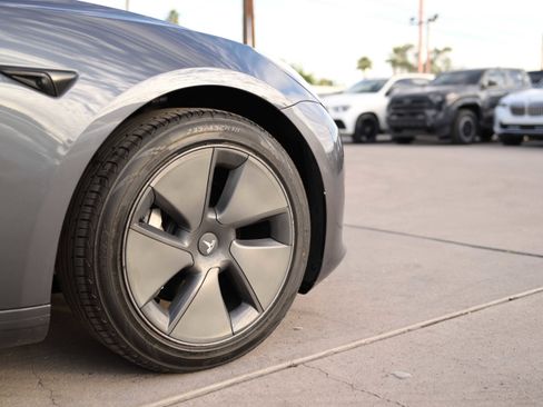 Used 2021 Tesla Model 3 Standard Range Plus image 17