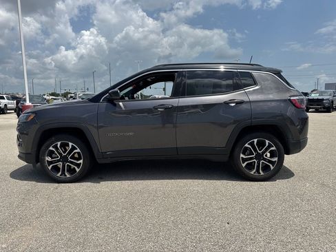 Used 2024 Jeep Compass Limited AWD/4WD image 3