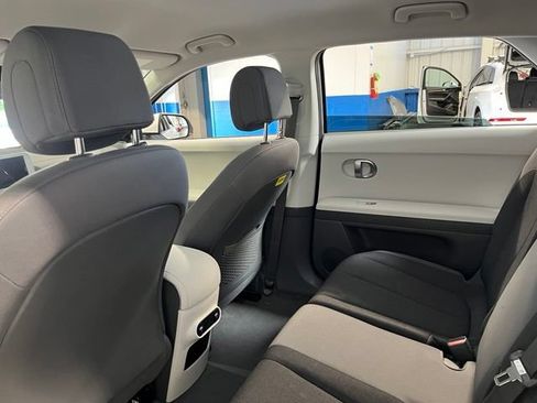 Used 2024 Hyundai Ioniq 5 SE RWD image 17