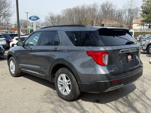 Used 2022 Ford Explorer XLT w/ Equipment Group 202A AWD/4WD image 10