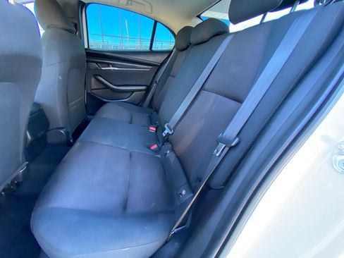 Used 2020 MAZDA MAZDA3 Sedan image 16