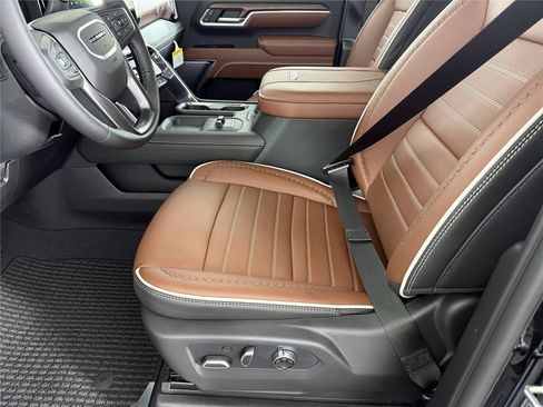 New 2026 GMC Sierra 2500 Denali Ultimate AWD/4WD image 8