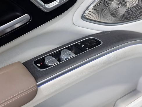 Used 2022 Mercedes-Benz EQS 580 4MATIC Sedan w/ Pinnacle Trim Package image 40