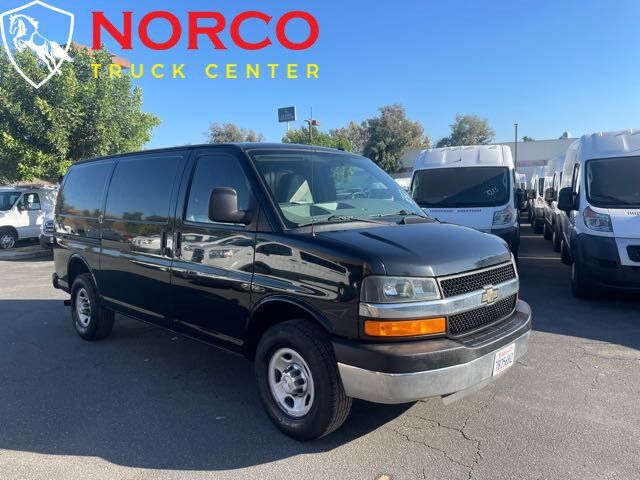Used 2015 Chevrolet Express 2500 RWD image 2