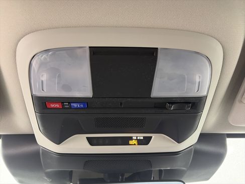 Used 2025 Subaru Crosstrek 2.5i Limited w/ Crosstrek Mirror Package image 29