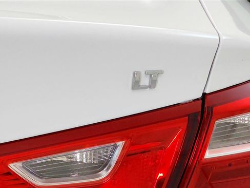 Used 2023 Chevrolet Malibu LT image 30