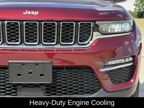 Used 2025 Jeep Grand Cherokee Limited w/ Trailer Tow Package AWD/4WD image 4
