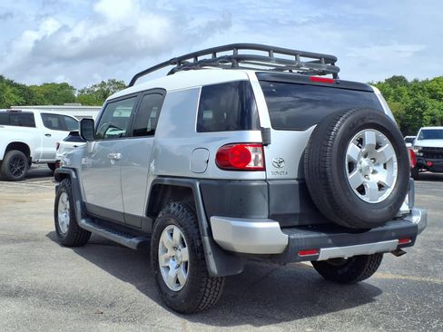 Used 2008 Toyota FJ Cruiser 2WD w/ Upgrade Pkg 2 image 23