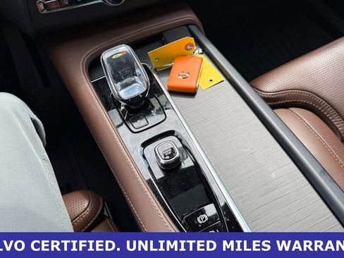 Certified 2024 Volvo XC90 T8 Ultimate w/ Protection Package Premier AWD/4WD image 32