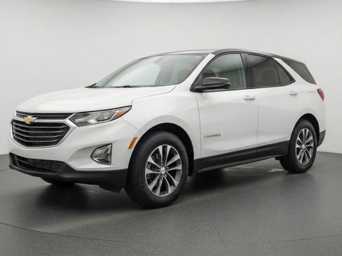Used 2025 Chevrolet Equinox LT FWD image 3