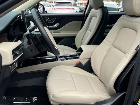 New 2026 Lincoln Corsair Reserve image 17