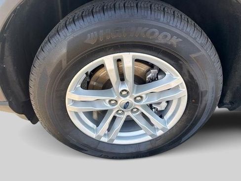 Used 2023 Ford Explorer XLT w/ Equipment Group 202A AWD/4WD image 2