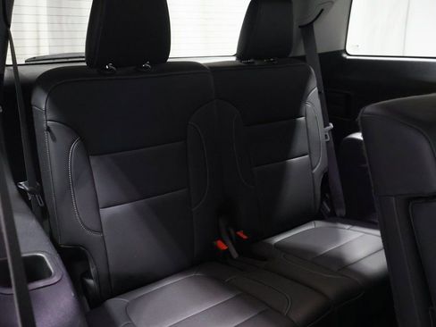 Used 2023 GMC Acadia SLT image 24