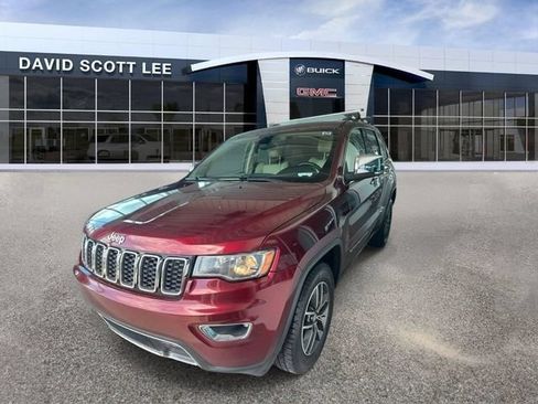 Used 2017 Jeep Grand Cherokee Limited RWD image 3
