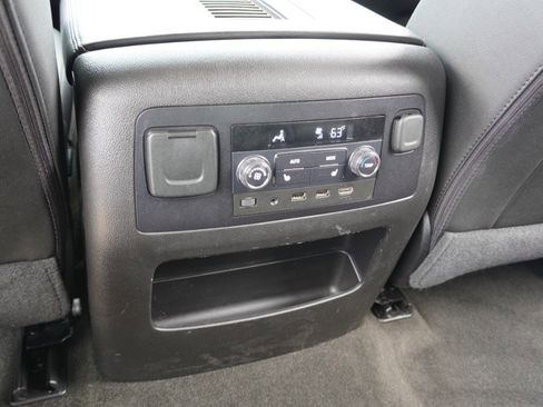 Used 2018 Chevrolet Tahoe Premier RWD image 30